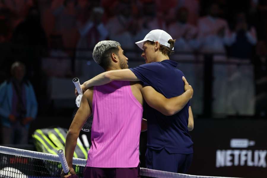 Kämpfen bei den ATP Finals 2025 um die Position als Nummer eins zum Jahresende: Alcaraz (l.) und Sinner Kämpfen bei den ATP Finals 2025 um die Position als Nummer eins zum Jahresende: Alcaraz (l.) und Sinner