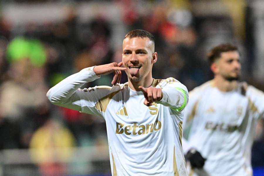 Haraslín slaví proměněnou penaltu.