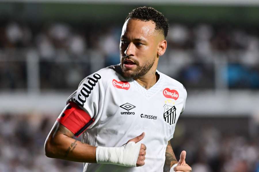 Neymar em Santos 6x0 Velo Clube