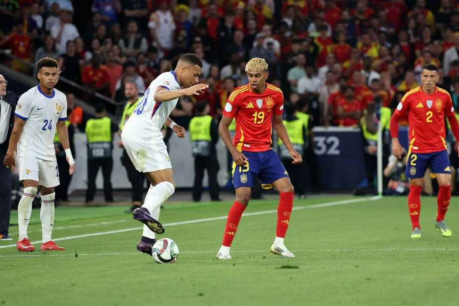 Yamal e Mbappé se enfrentam mais uma vez