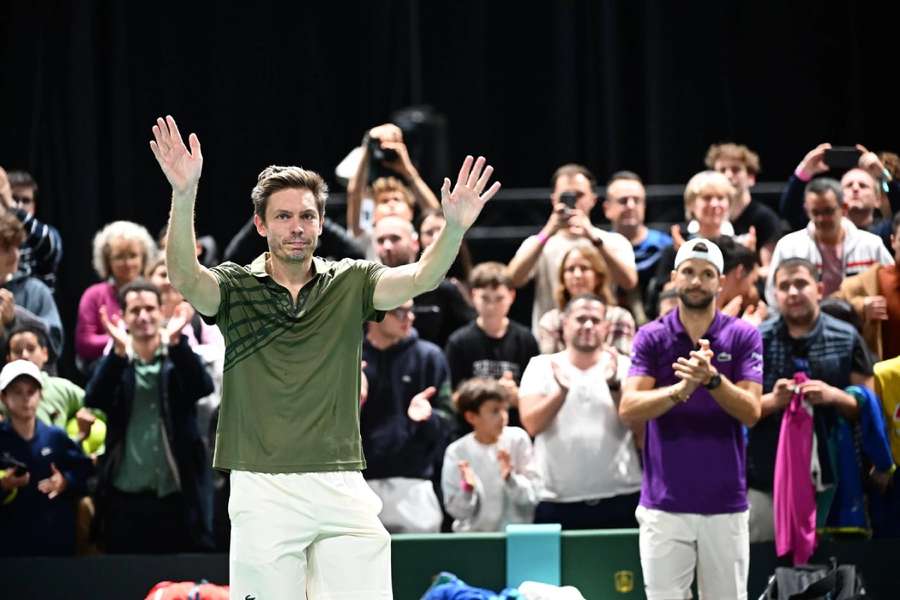 Mahut ukončil v Paríži kariéru. Mahut ukončil v Paríži kariéru.