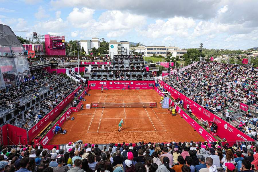 Chuva continua a adiar jogos do Estoril Open