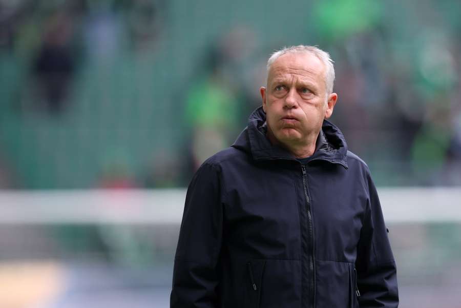 Bundesliga: Schalke verliert als bessere Mannschaft, Wolfsburg schenkt Freiburg sechsmal ein
