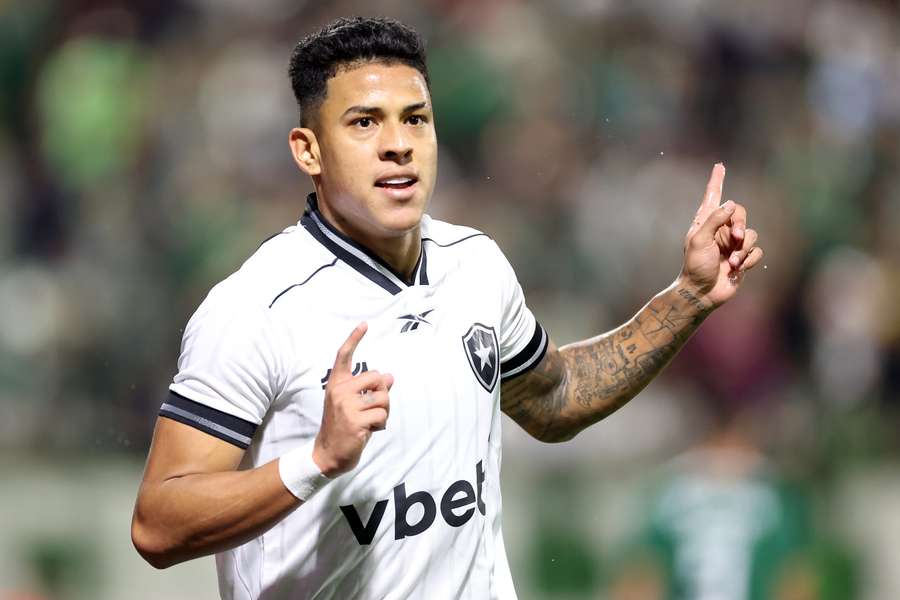 Matheus Martins fez dois gols em Chapecoense 1x4 Botafogo