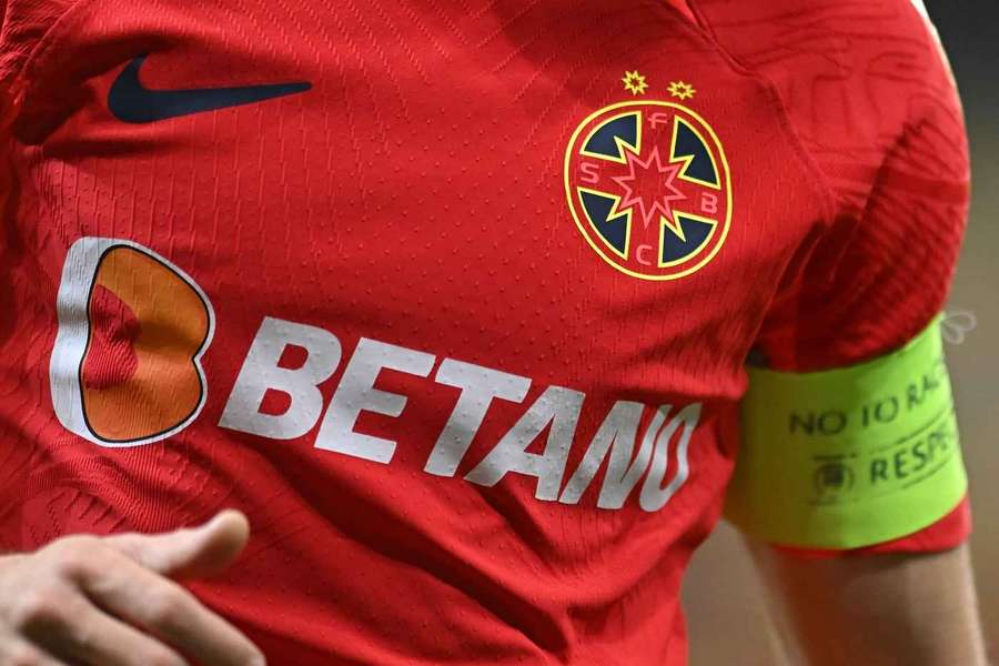 Tricoul cu sigla FCSB