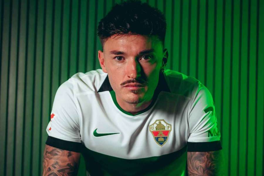 Josan Ferrández continuará ligado al Elche Josan Ferrández continuará ligado al Elche