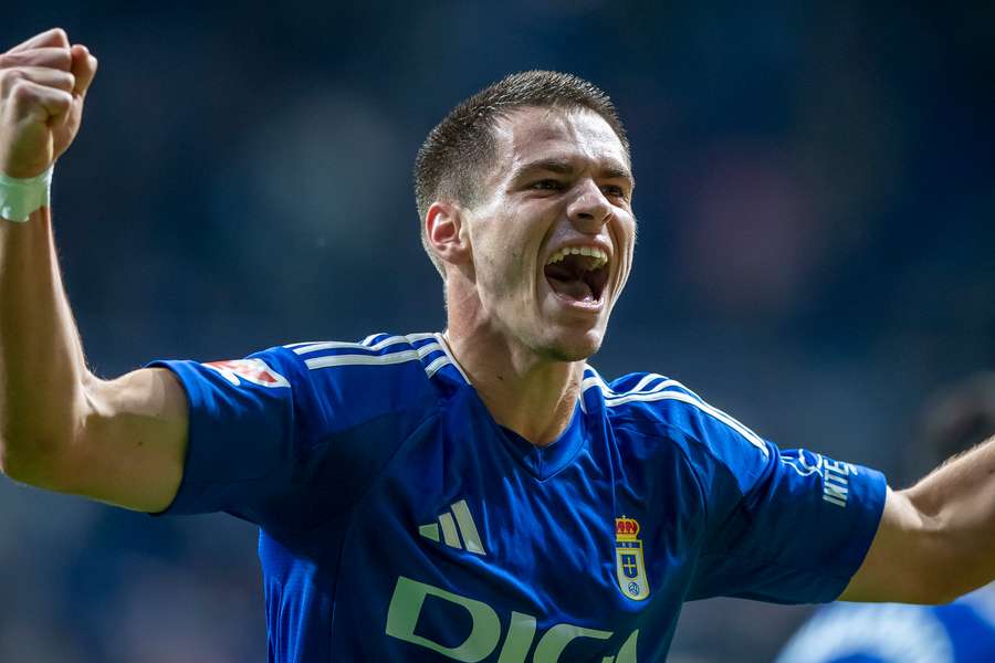 Daniel Paraschiv are două goluri marcate pentru Real Oviedo în acest sezon