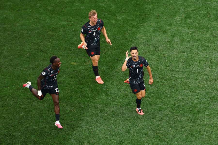 Stephen Eustáquio marcou o golo que apurou o Canadá para os oitavos de final do Mundial-2026
