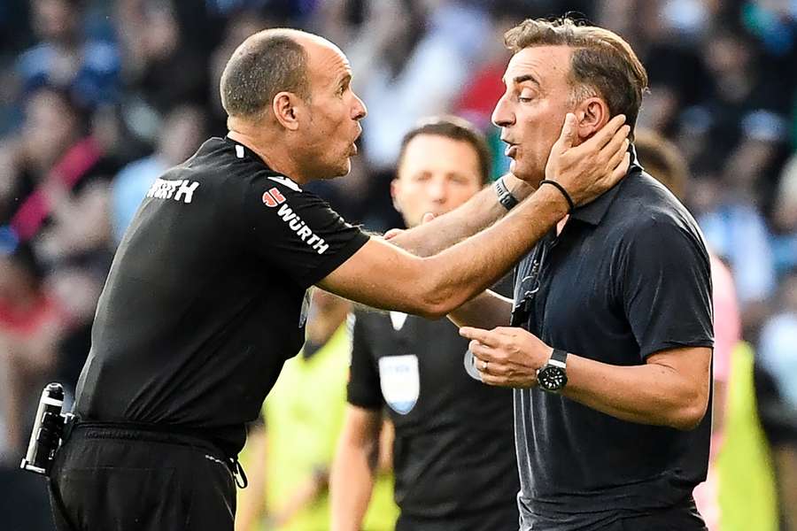 Lahoz, num jogo da LaLiga, com Carlos Carvalhal, então treinador do Celta