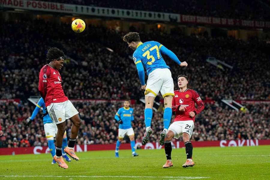 Krejci fez o golo do empate do Wolverhampton em Old Trafford