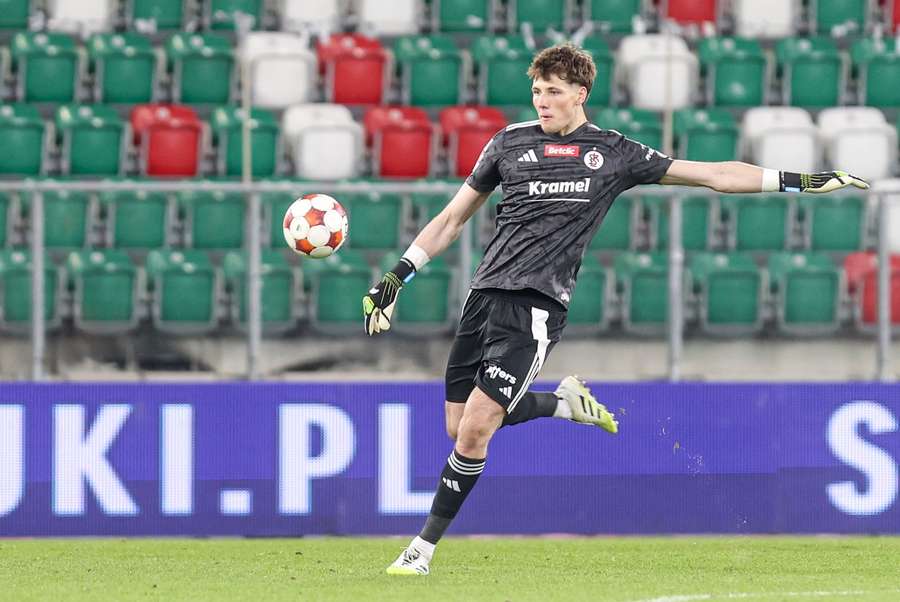 Aleksander Bobek bramkarzem Cracovii. Młody golkiper ostatnio grał dla ŁKS-u Łódź