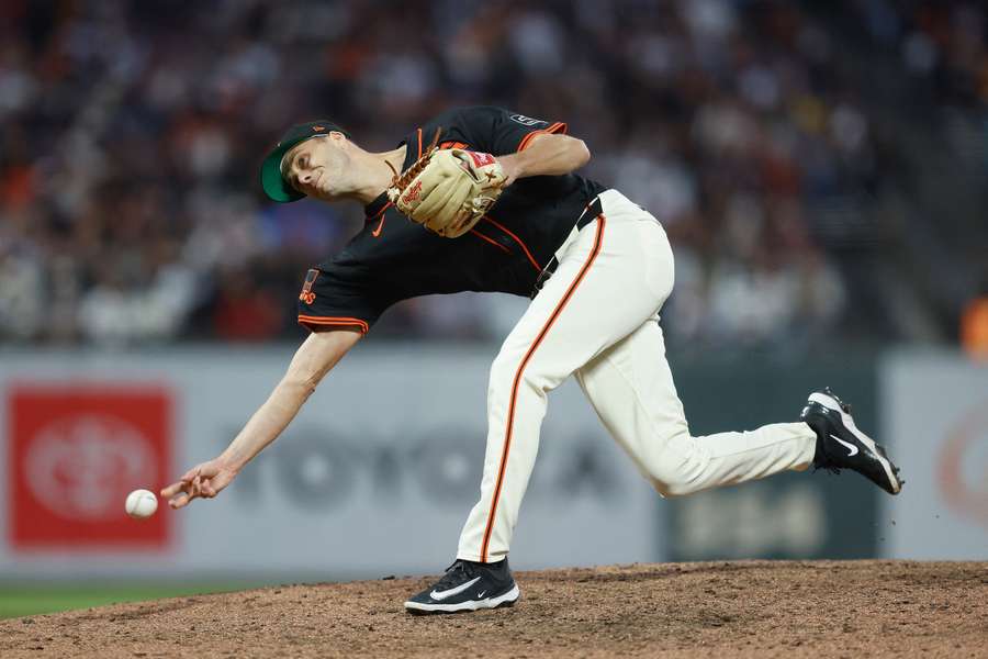 San Francisco Giants Tyler Rogers throwing a pitch (2025)