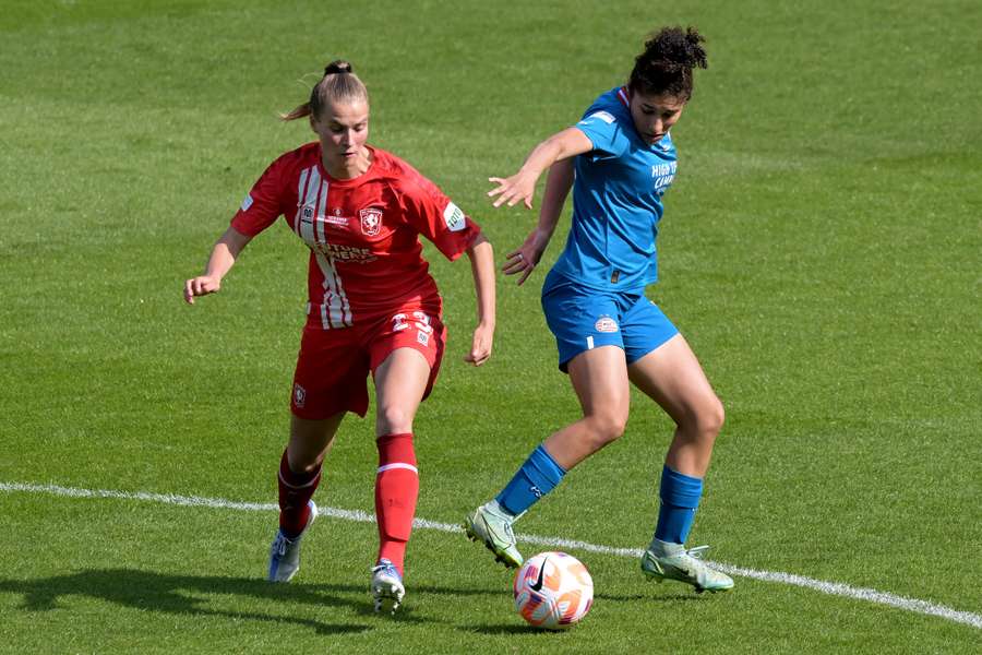 FC Twente-speelster Marit Auée is voor het eerst opgeroepen voor het Nederlands Elftal