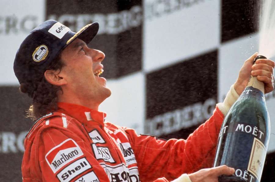 Ayrton Senna é um dos pilotos mais recordados e acarinhados na F1 Ayrton Senna é um dos pilotos mais recordados e acarinhados na F1