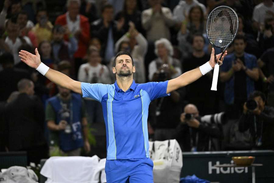 Novak Djokovič zdolal Holgera Runeho po téměř tříhodinovém boji 