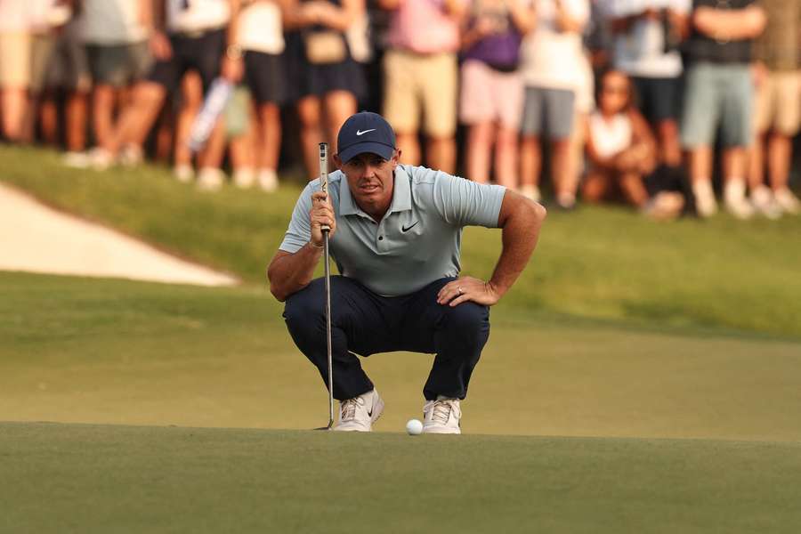 McIlroy watches on at the Race to Dubai McIlroy watches on at the Race to Dubai