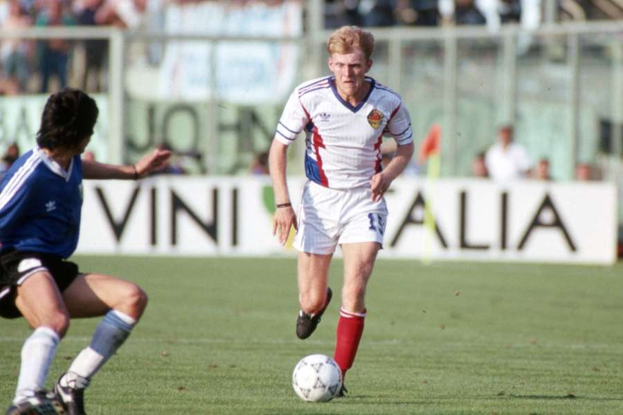 Prosinecki na Copa do Mundo de 1990 contra a Argentina