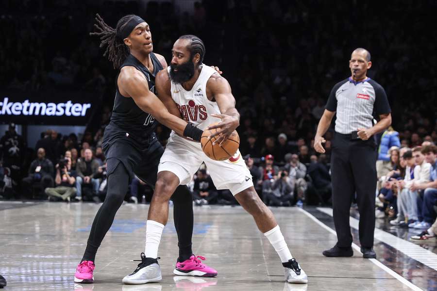 Harden, en la victoria contra los Brooklyn Nets