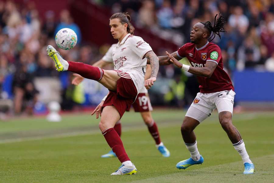 Aaron Wan-Bissaka in action for West Ham
