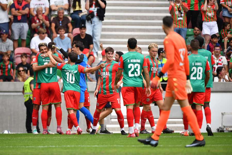Marítimo venceu Nacional na apresentação aos adeptos