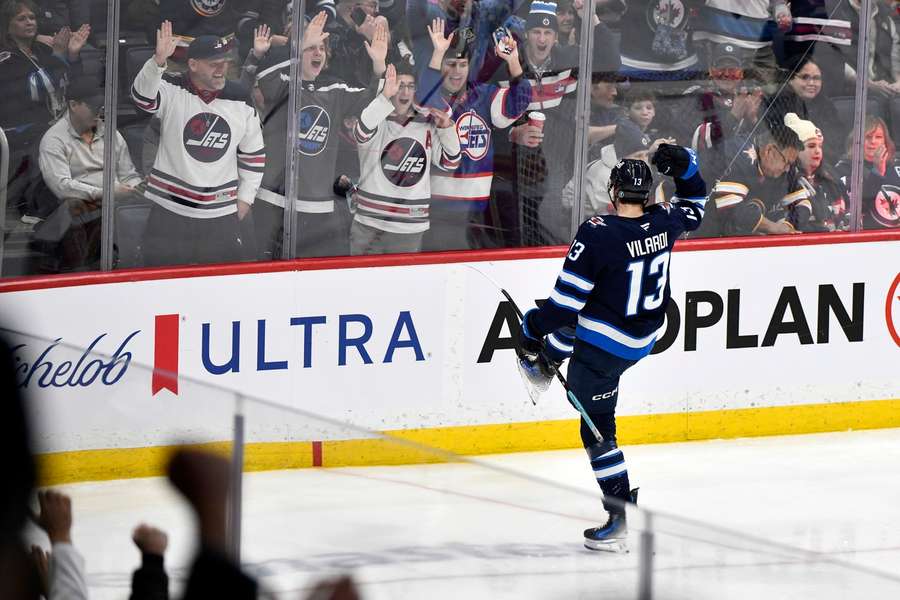 Winnipeg doma kraľuje NHL. 
