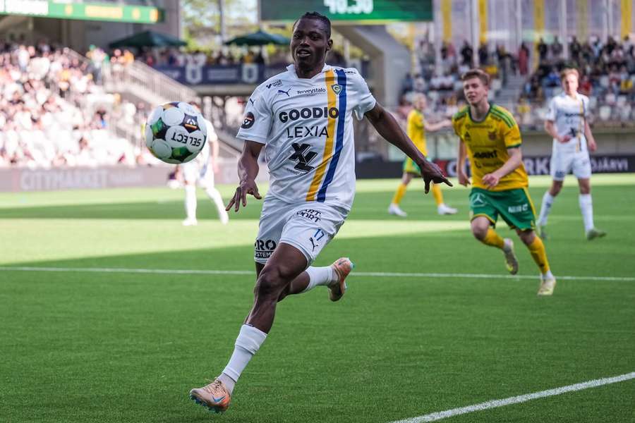 Adeleke Akinyemi scored Gnistan's second of the game Adeleke Akinyemi scored Gnistan's second of the game