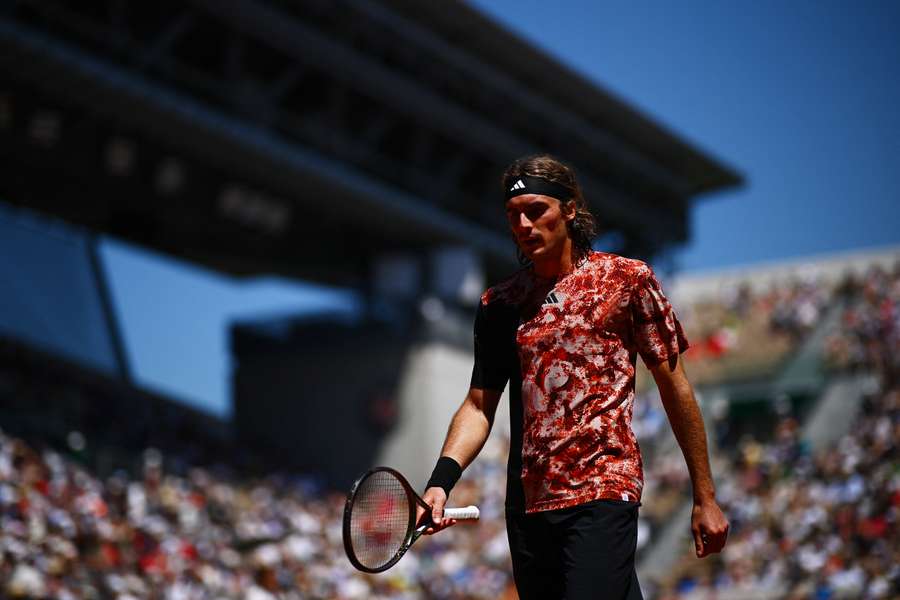 Tsitsipas si s Robertem Carballésem poradil bez větších problémů.