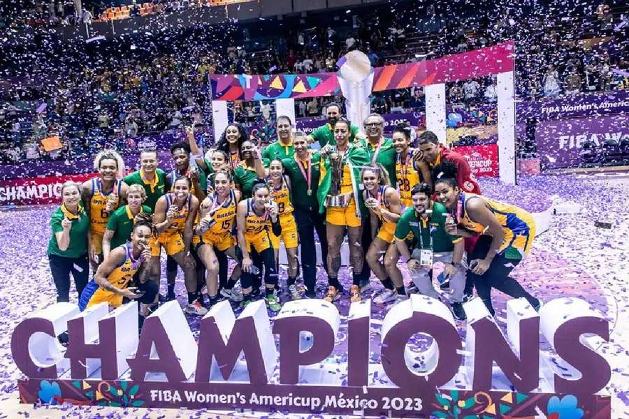 Seleção Brasileira de basquete feminino conquistou a AmeriCup deste ano, em León