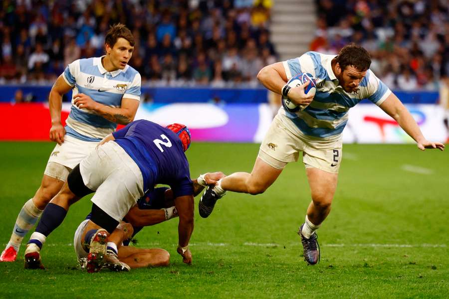 Argentina's Julian Montoya breaks through against Samoa