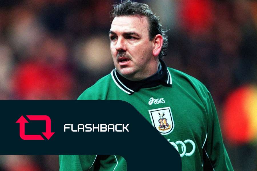 Neville Southall ao serviço do Bradford City em 2000
