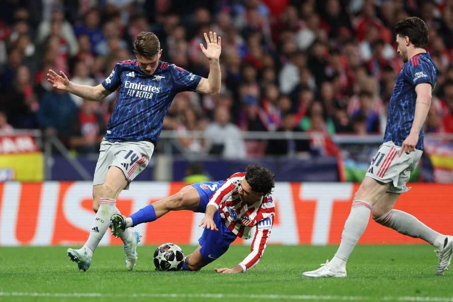 Cardoso, ante el Arsenal