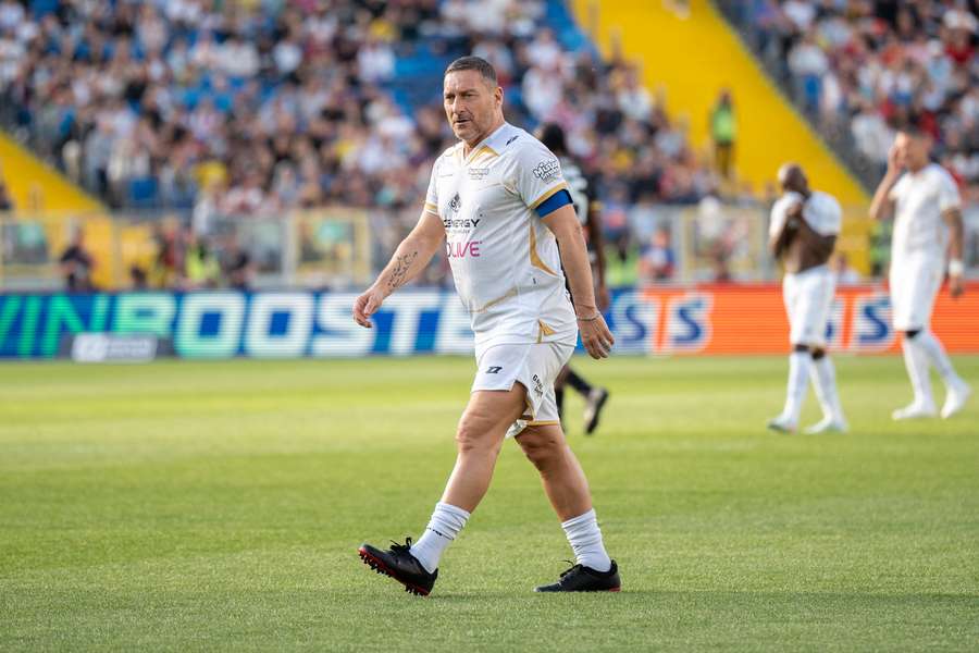 Totti sa zúčastňuje pravidelne exhibícií, nedávno si zahral aj na Slovensku.