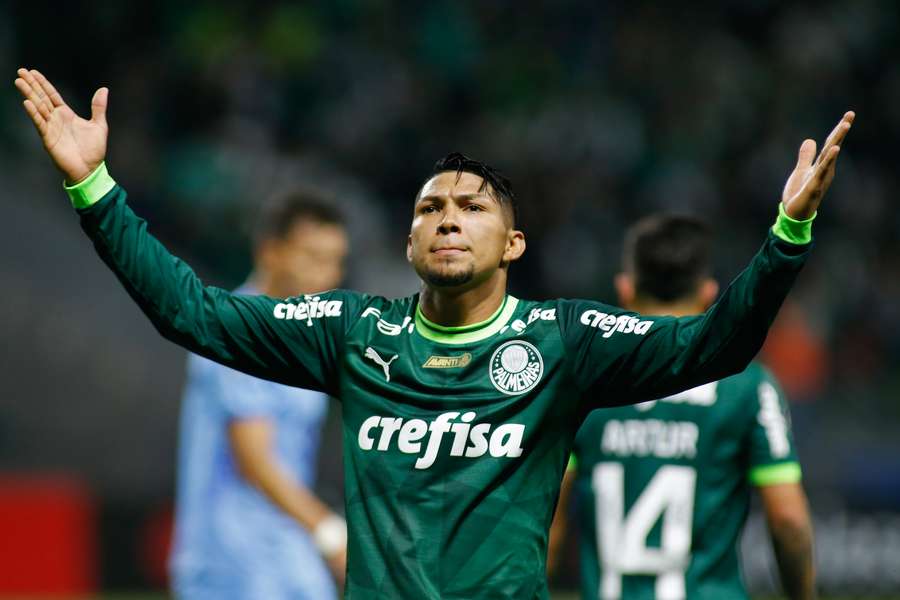 Rony celebra un gol del Palmeiras al Bolívar en la Libertadores