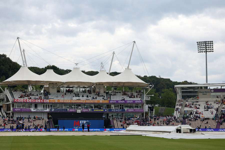 The toss is delayed by rain ahead of the second one-day international between England and New Zealand at the Rose Bowl in Southampton