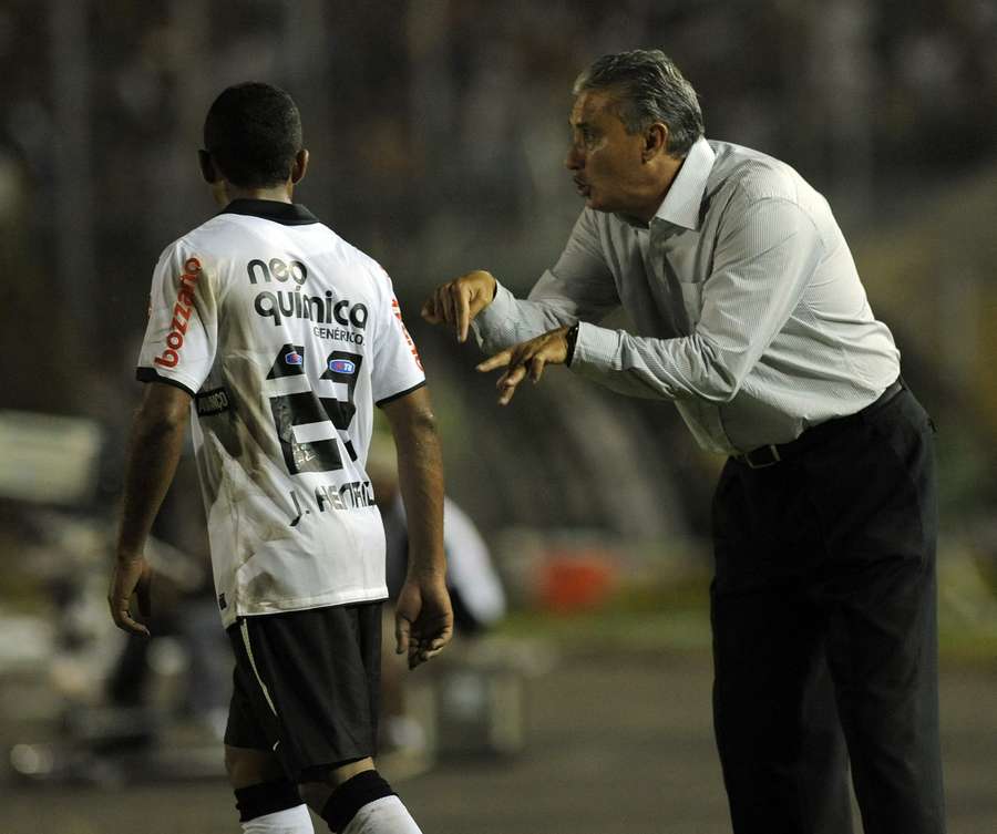 Tite e o fracasso contra o Tolima em 2011 Tite e o fracasso contra o Tolima em 2011