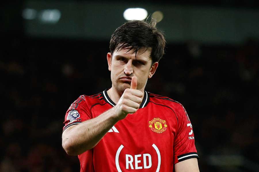 Harry Maguire gives thumbs up