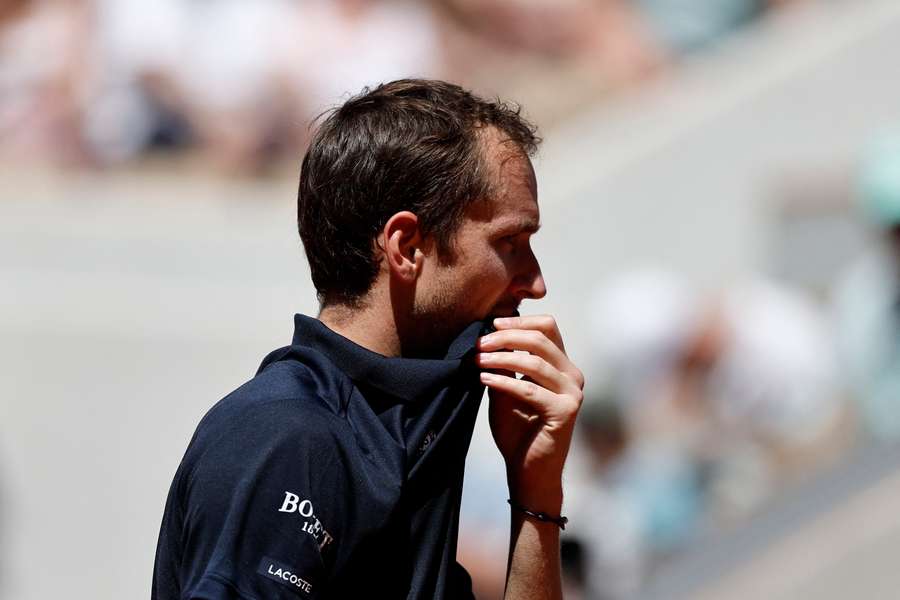 Daniil Medvedev reagisce durante la sua sconfitta Daniil Medvedev reagisce durante la sua sconfitta