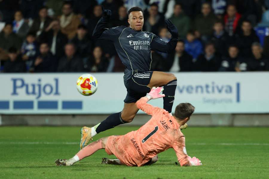 Mbappé l-a un pas de recordul lui Cristiano Ronaldo Mbappé l-a un pas de recordul lui Cristiano Ronaldo