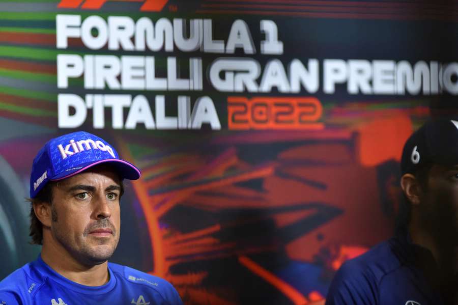 "Fernando Alonso desafiará a Aston Martin", dice Krack