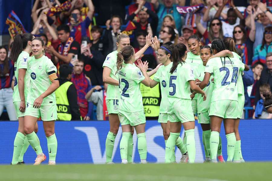 Barcelona esmaga Chelsea e chega à final da Liga dos Campeões feminina