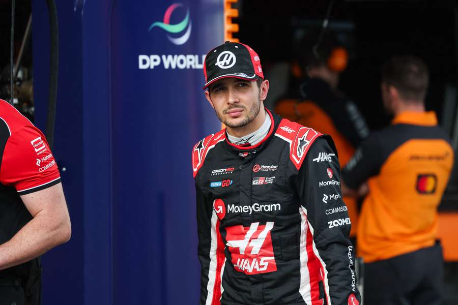 Esteban Ocon de mal en pis...