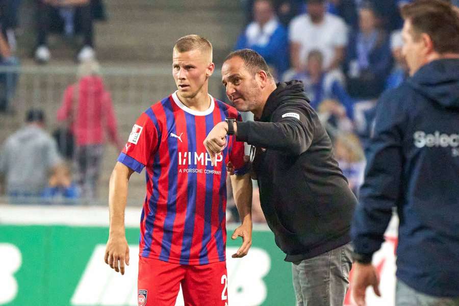 Frank Schmidt (r.) kann in dieser Saison wohl nicht mehr auf die Dienste von Adrian Beck (r.) zurückgreifen.