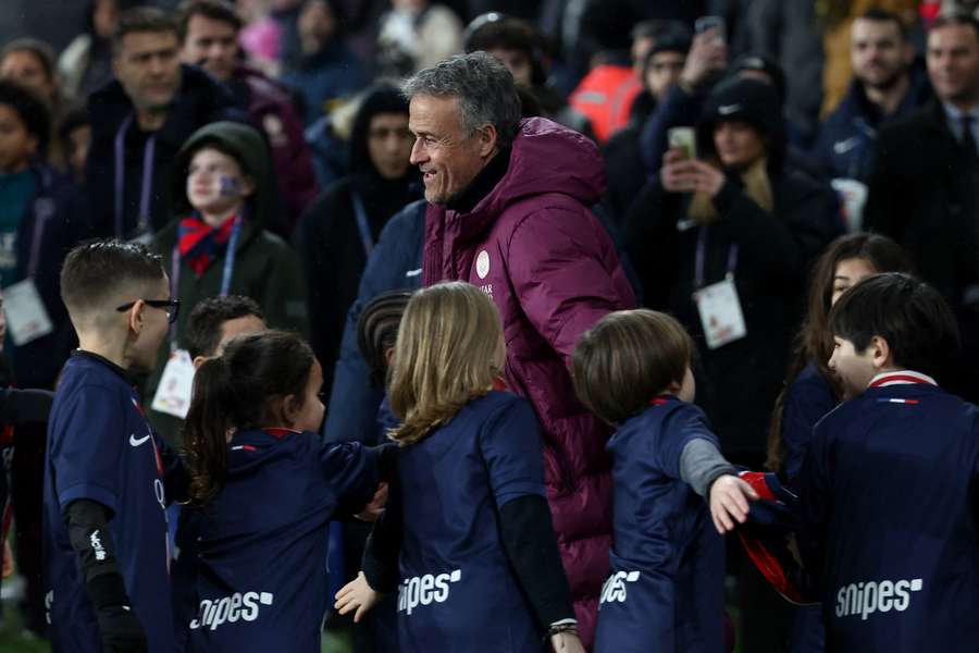 Luis Enrique en el Parque de los Príncipes el viernes por la noche.