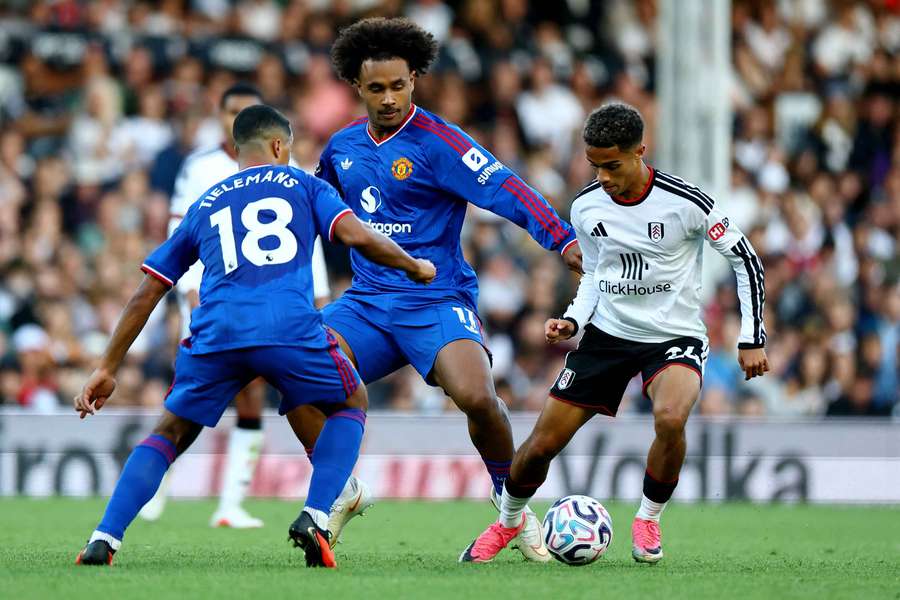 Fulham doma remizoval s Manchesterem United 1:1. Fulham doma remizoval s Manchesterem United 1:1.