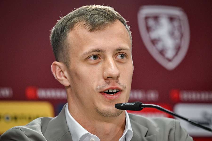 Tomáš Vlček na tiskové konferenci.