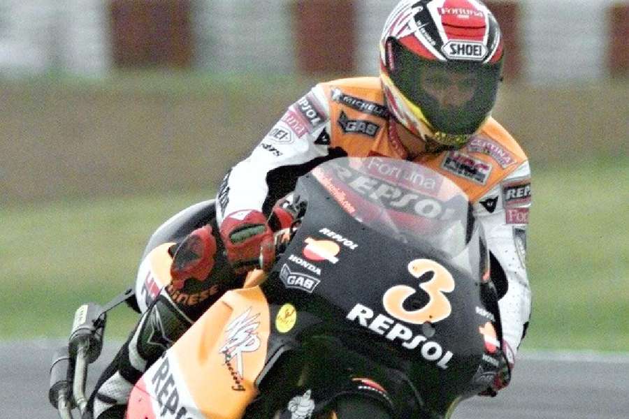 Álex Crivillé, en una de las últimas carreras de la categoría reina del motociclismo en el circuito Hermanos Gálvez