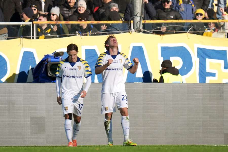 Parma wygrywa z Fiorentiną po zaciętym meczu, 68 minut Benedyczaka