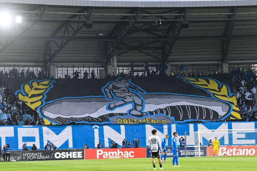 Tifo afișat de galeria Craiovei la finala Cupei României Tifo afișat de galeria Craiovei la finala Cupei României