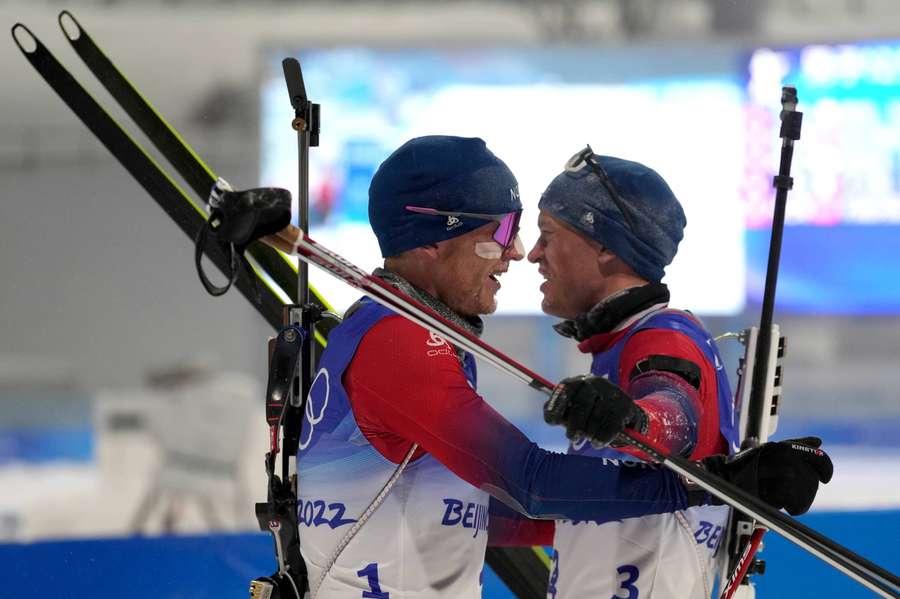 Prawdziwe medale Johannesa i Tarjei Boe trafiły do najmłodszym biathlonistów Prawdziwe medale Johannesa i Tarjei Boe trafiły do najmłodszym biathlonistów