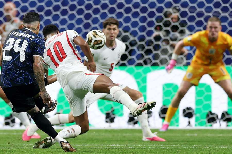 Enzo Fernández segnò da fuori area in Inghilterra 1-2 Argentina, nella semifinale della Coppa Enzo Fernández segnò da fuori area in Inghilterra 1-2 Argentina, nella semifinale della Coppa
